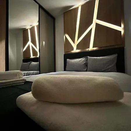 דירה 3 Monkeys - S2 *