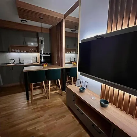 דירה 3 Monkeys - S2 *